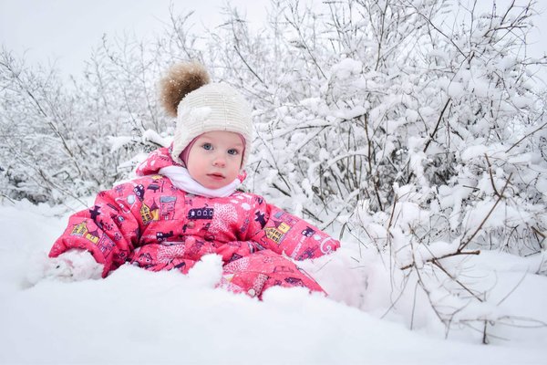 What's the Best Way to Mix a Patterned Blazer with Solid Colored Pants for a Dynamic Office Look?